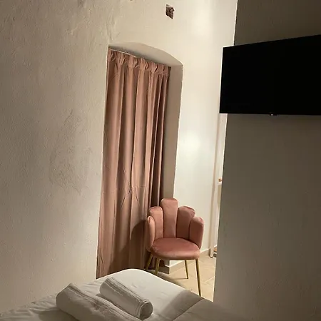 La Maison De Poupee * バーリ