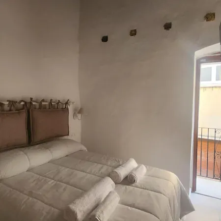 Quarto em Acomodações Particulares La Maison De Poupee Bari