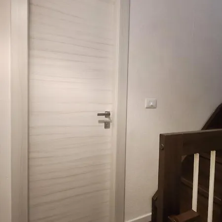 Δωμάτια σε οικογενειακή κατοικία La Maison De Poupee Μπάρι